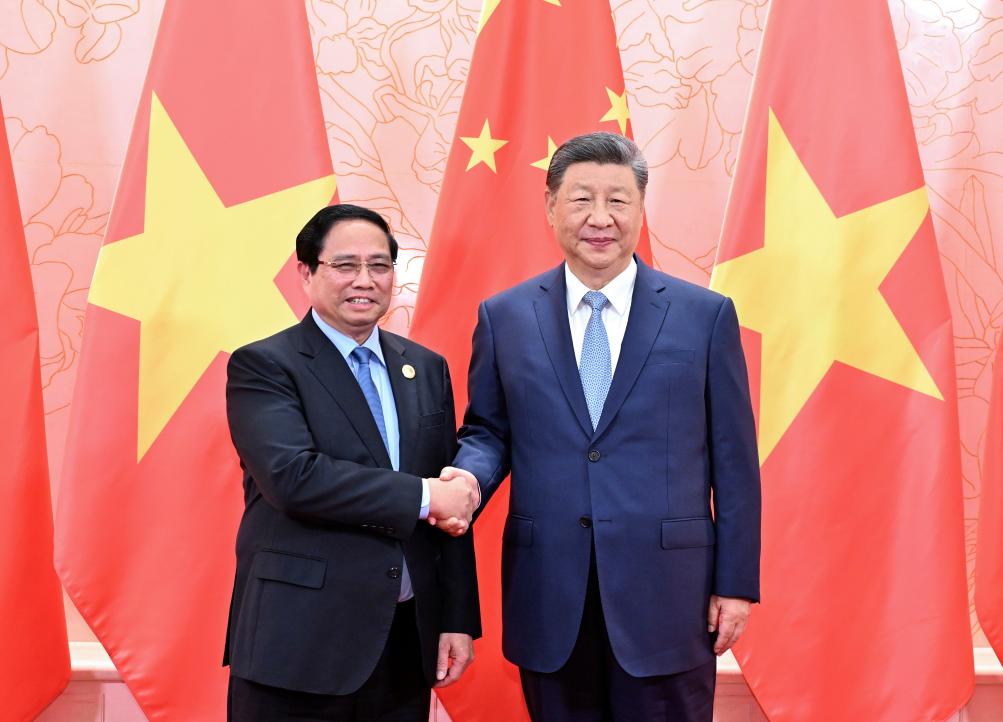 Xi meets Vietnamese prime minister