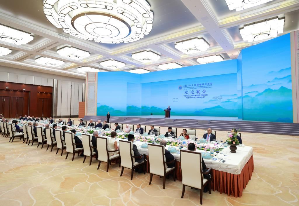 Xi says SCO bears greater responsibilities for peace, development