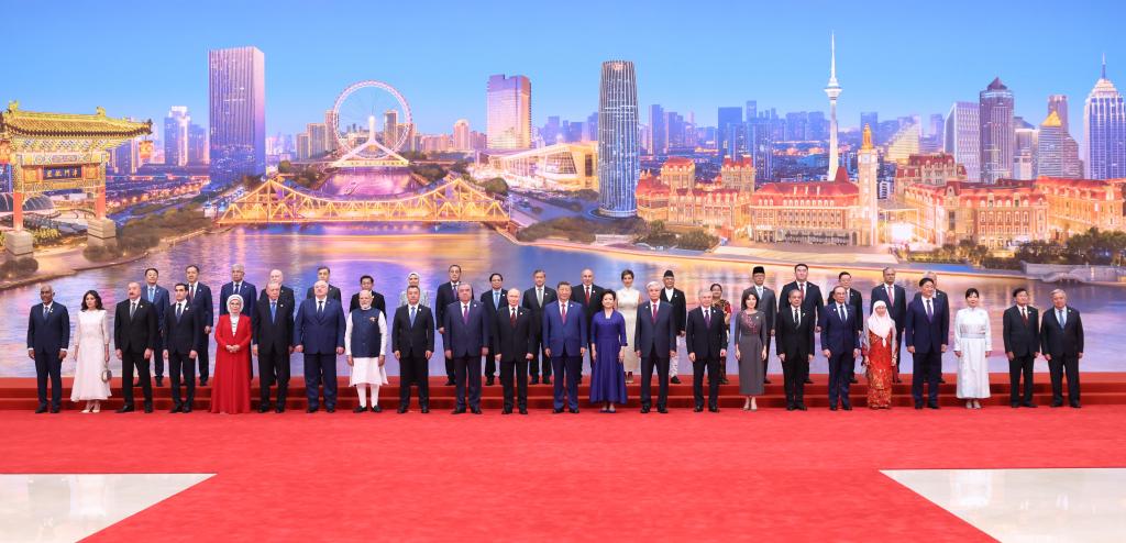 Xi says SCO bears greater responsibilities for peace, development