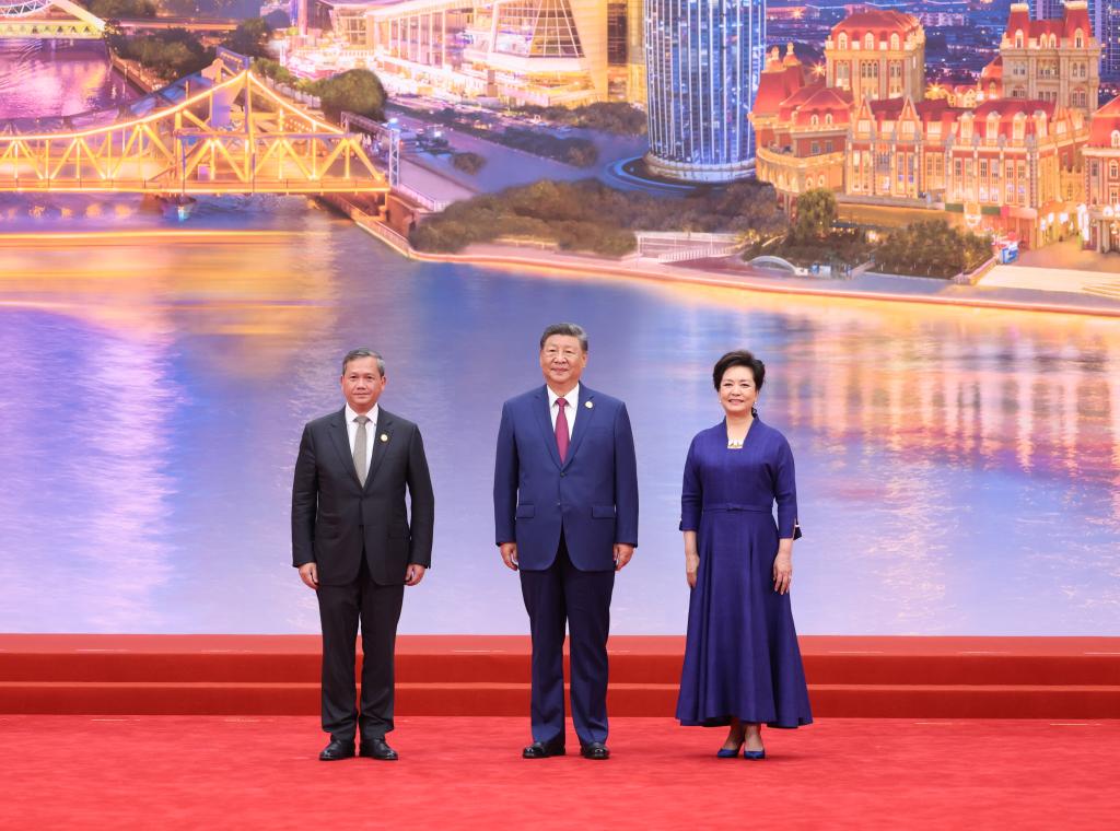 Xi says SCO bears greater responsibilities for peace, development