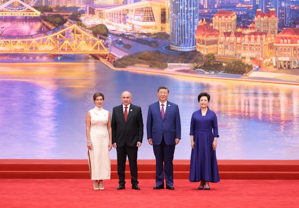Xi says SCO bears greater responsibilities for peace, development