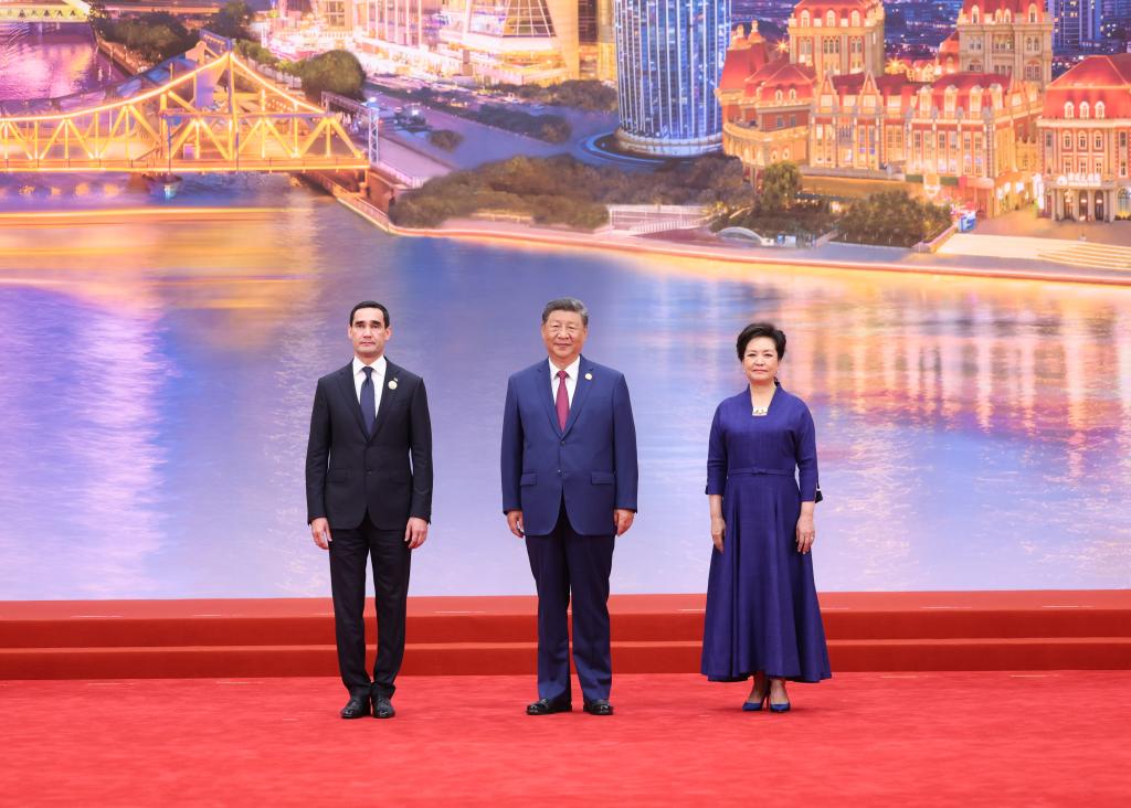 Xi says SCO bears greater responsibilities for peace, development
