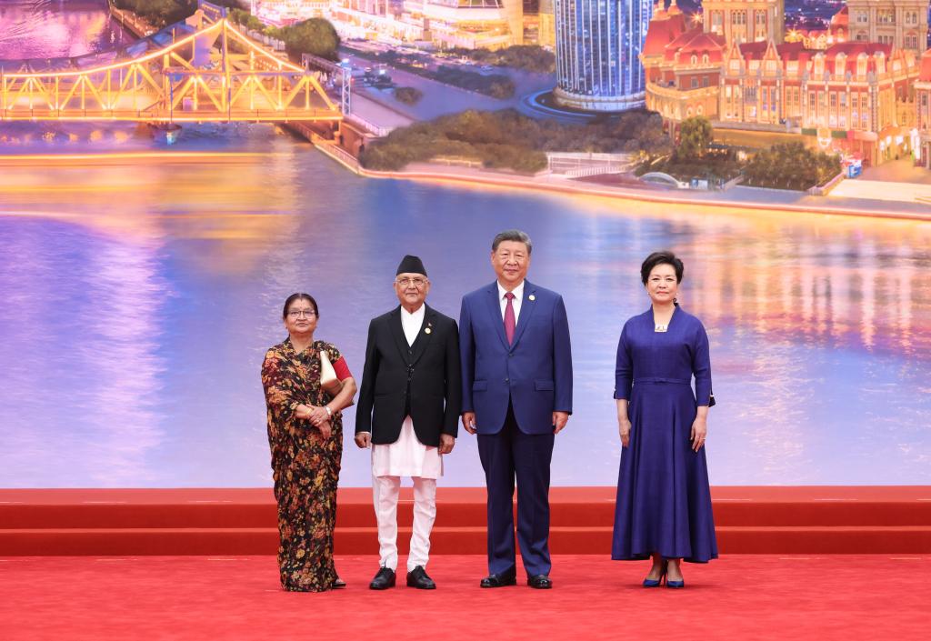 Xi says SCO bears greater responsibilities for peace, development