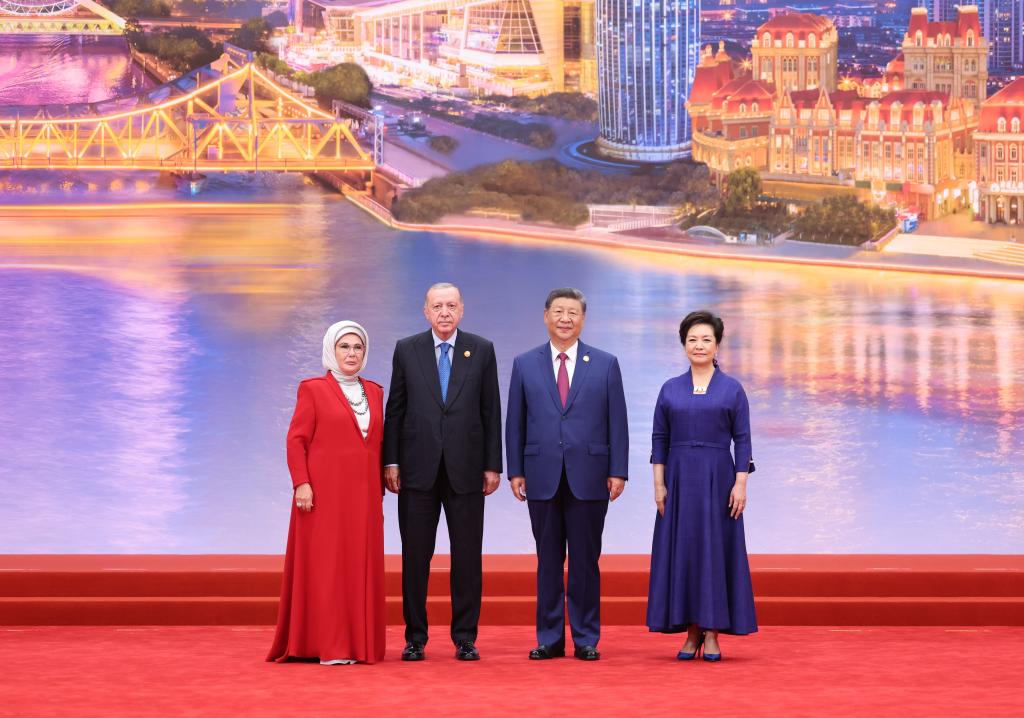 Xi says SCO bears greater responsibilities for peace, development