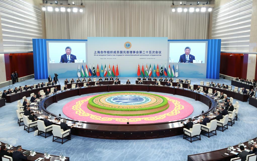 Xi calls for forging ahead with solid steps as SCO convenes largest-ever summit