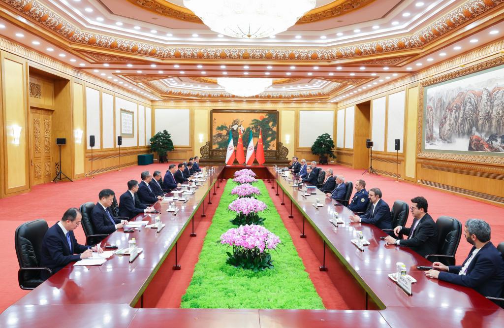 Xi meets Iranian president