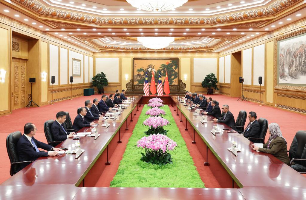 Xi meets Malaysian prime minister