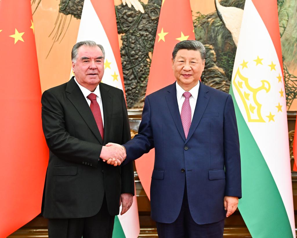 Xi meets Tajik president