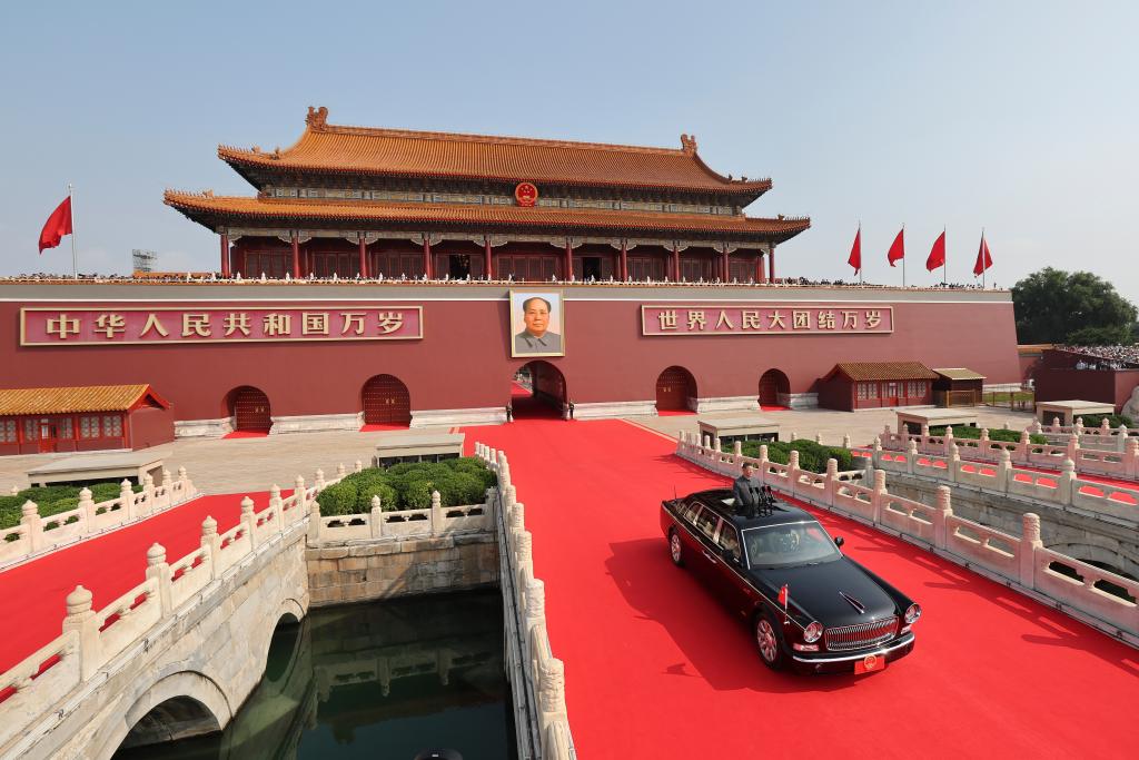 Xi reviews troops to mark 80th anniversary of victory over Japanese aggression