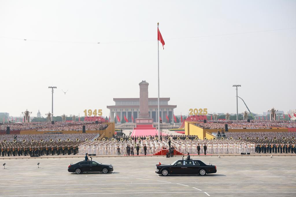 Xi reviews troops to mark 80th anniversary of victory over Japanese aggression