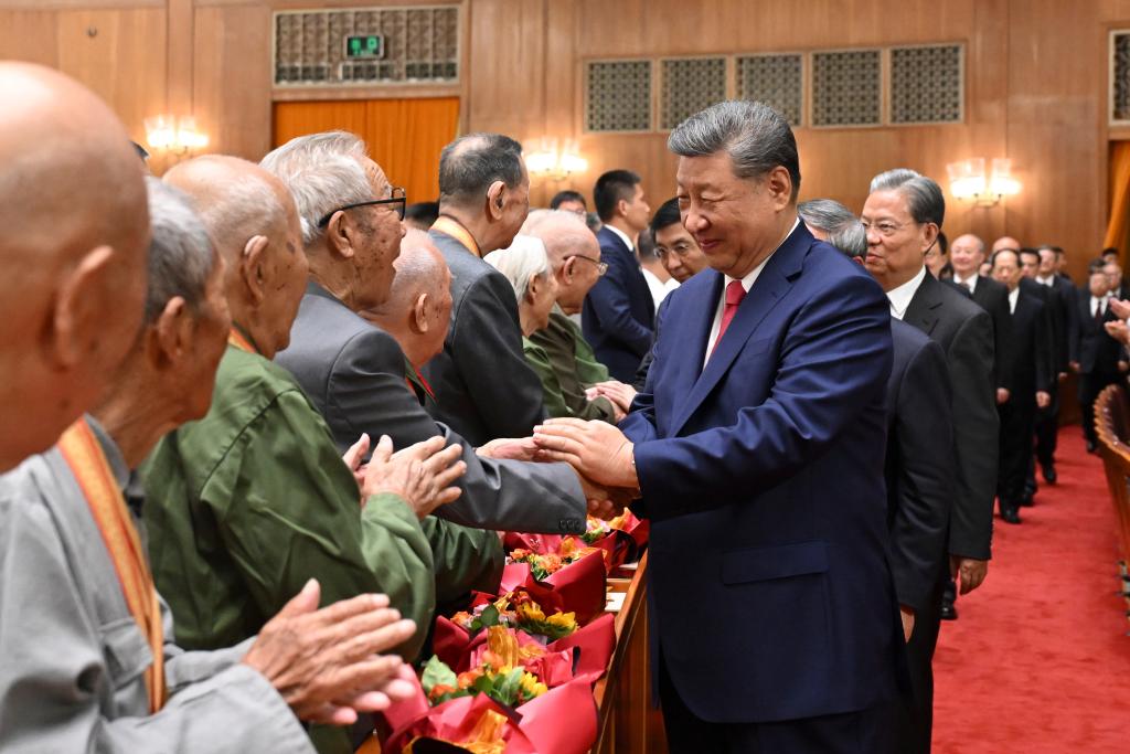 China stages cultural gala for V-Day commemoration