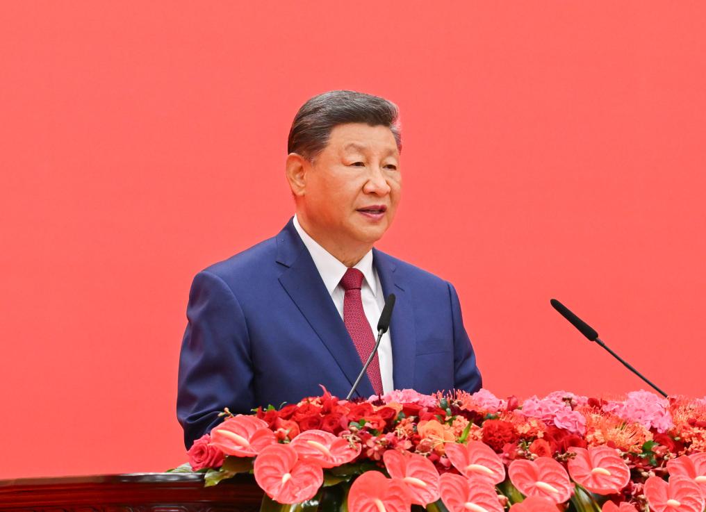Xi addresses V-Day reception, stressing justice, peace, people's strength