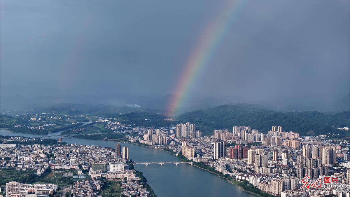 Rainbow graces autumn sky over county in S China's Guangxi