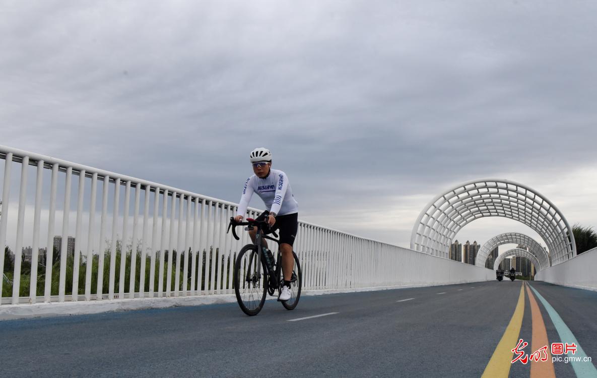 Cyclists across China celebrate World Cycling Day, promoting green lifestyles