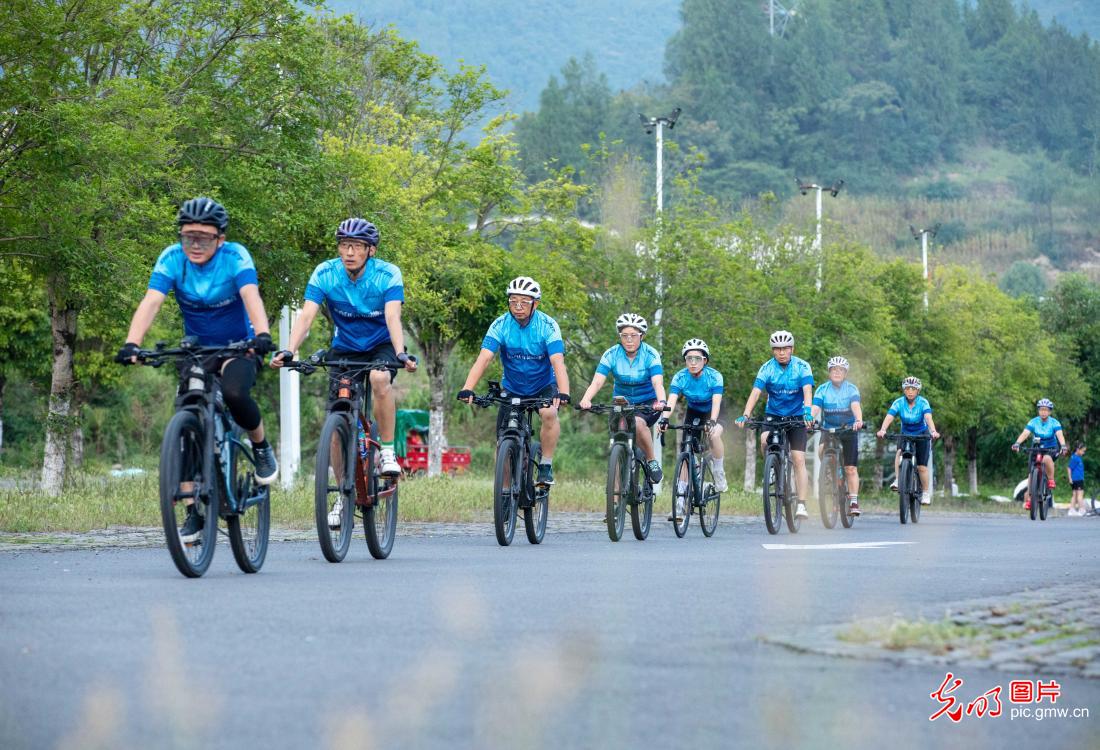 Cyclists across China celebrate World Cycling Day, promoting green lifestyles