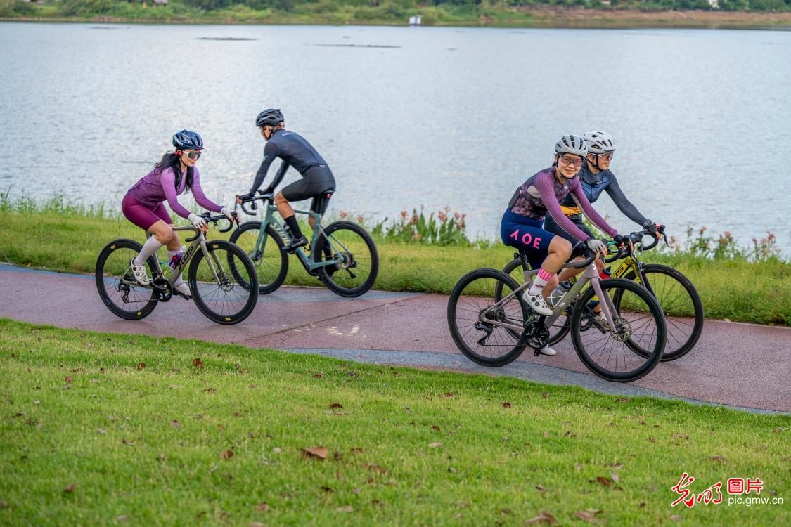 Cyclists across China celebrate World Cycling Day, promoting green lifestyles