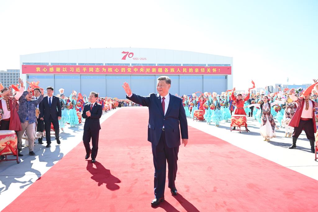 Xi leaves for Beijing after attending celebrations for Xinjiang Uygur Autonomous Region's 70th founding anniversary