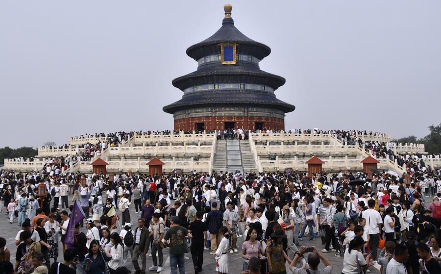 Visa-free entry policies boost inbound tourism during National Day holiday