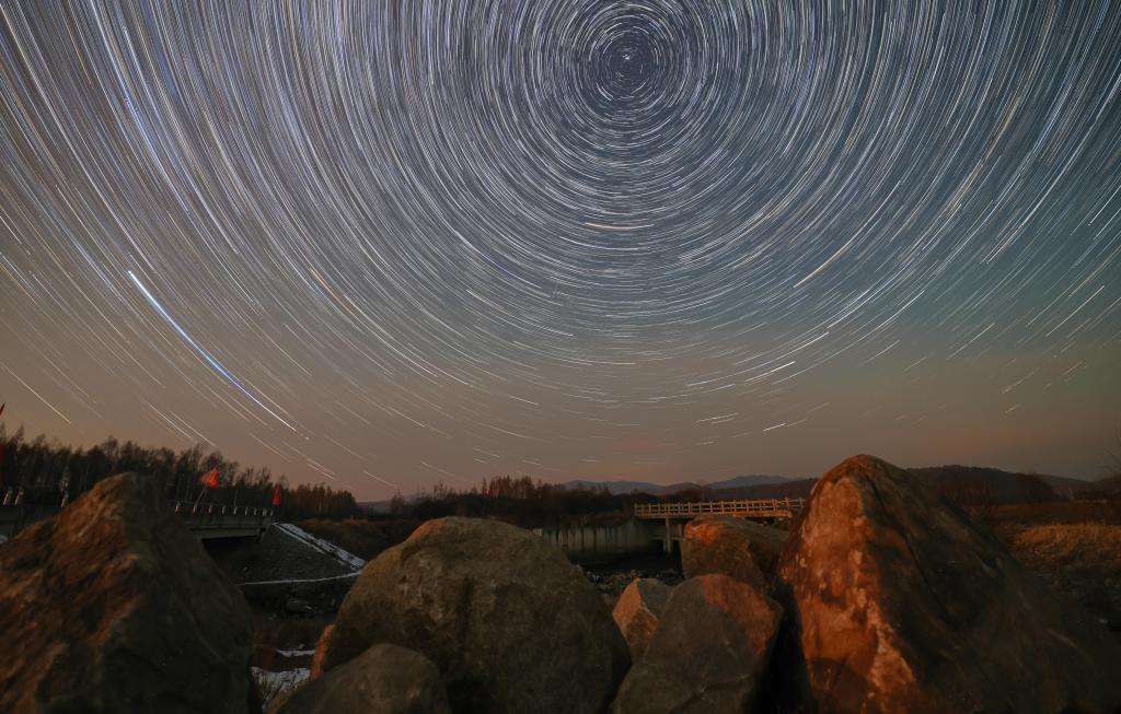 Magnificent view of starry autumn nights in NE China's Heilongjiang
