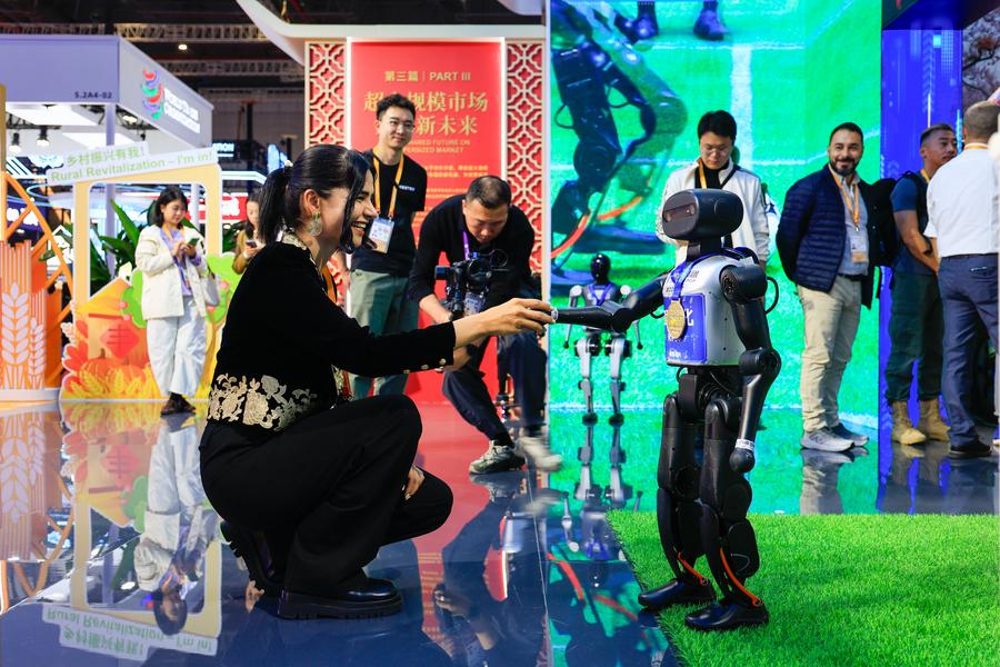InPics | China Pavilion draws attention at 8th CIIE