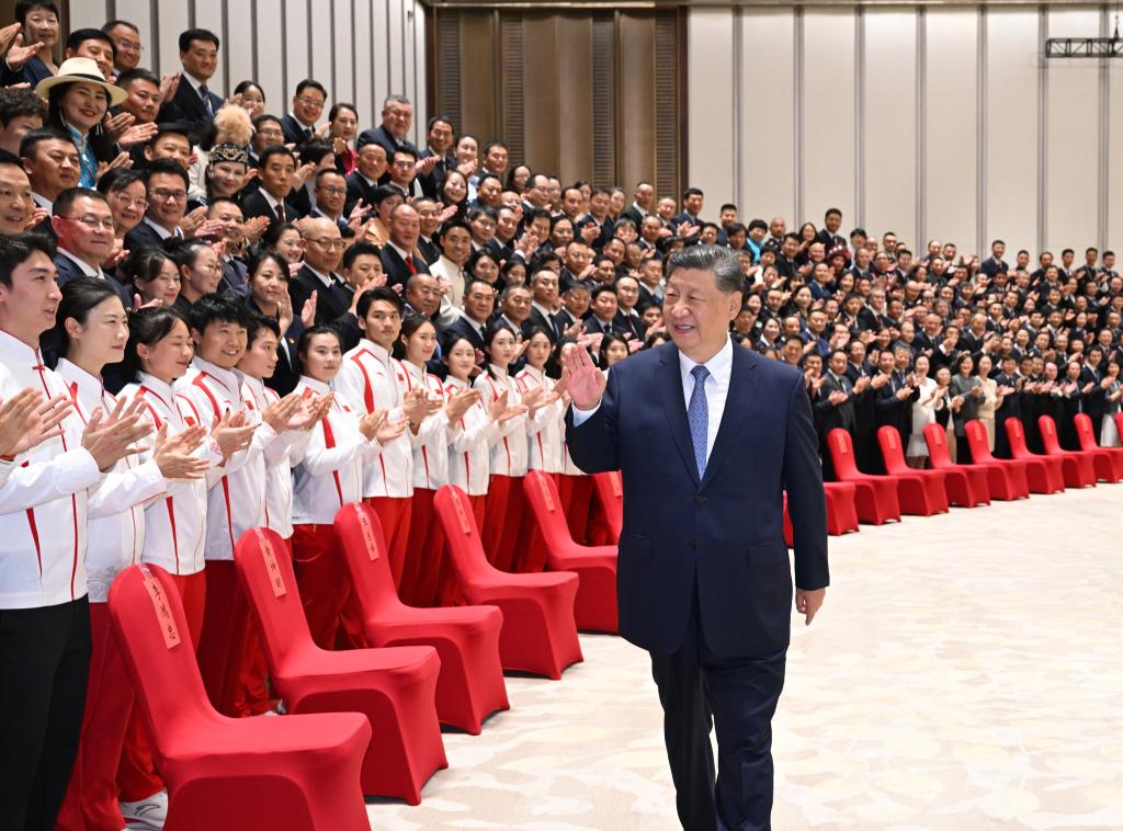 Xi meets national honorees in sports