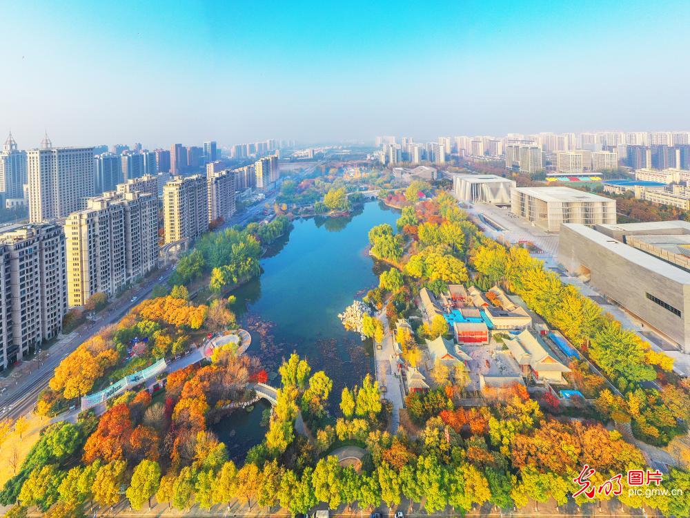 Late autumn colors paint a poetic scene at Jinshang Park in north China's Shanxi