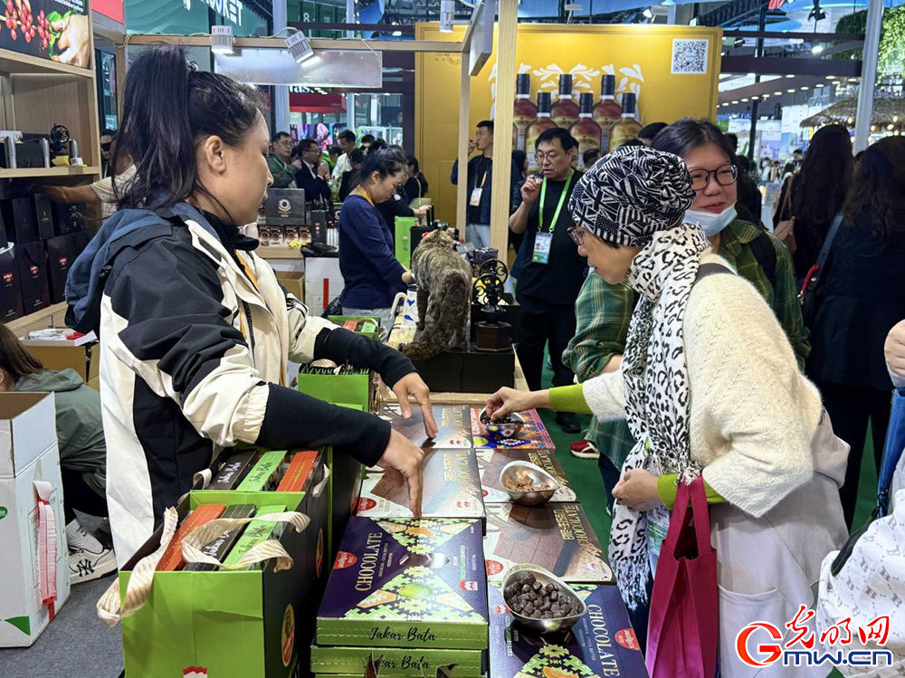 In pics: food and agricultural products attract visitors at 8th CIIE