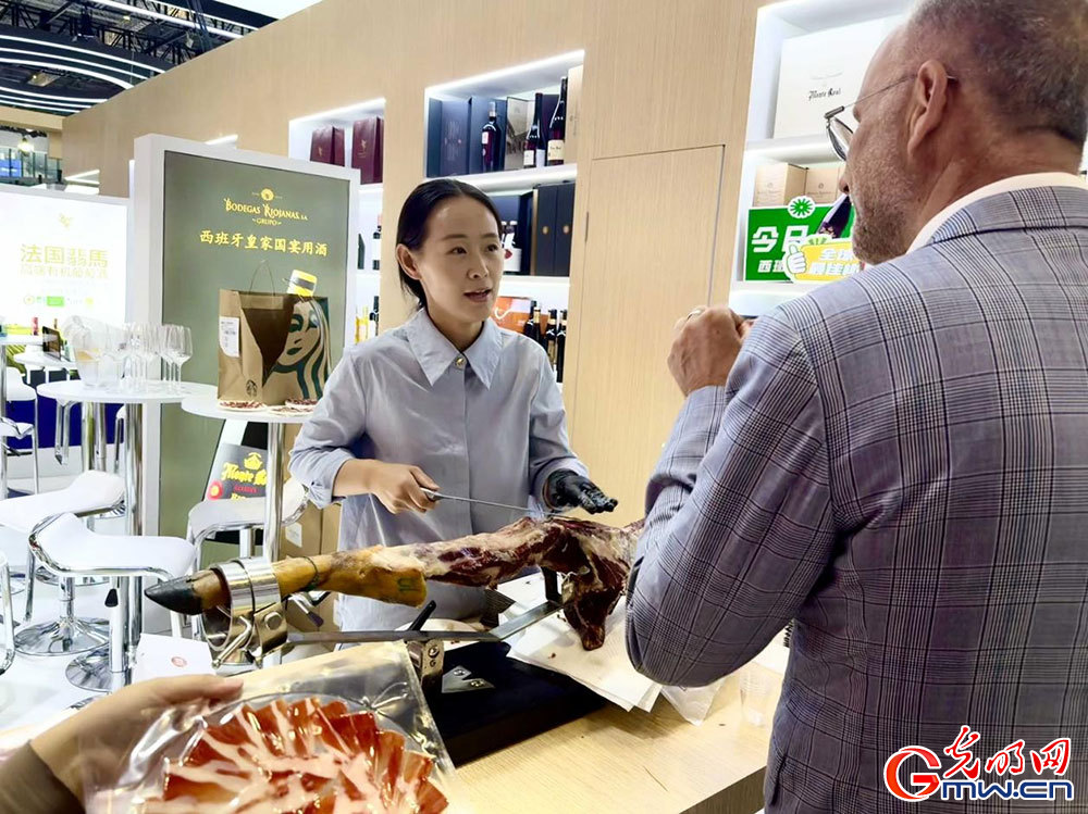 In pics: food and agricultural products attract visitors at 8th CIIE