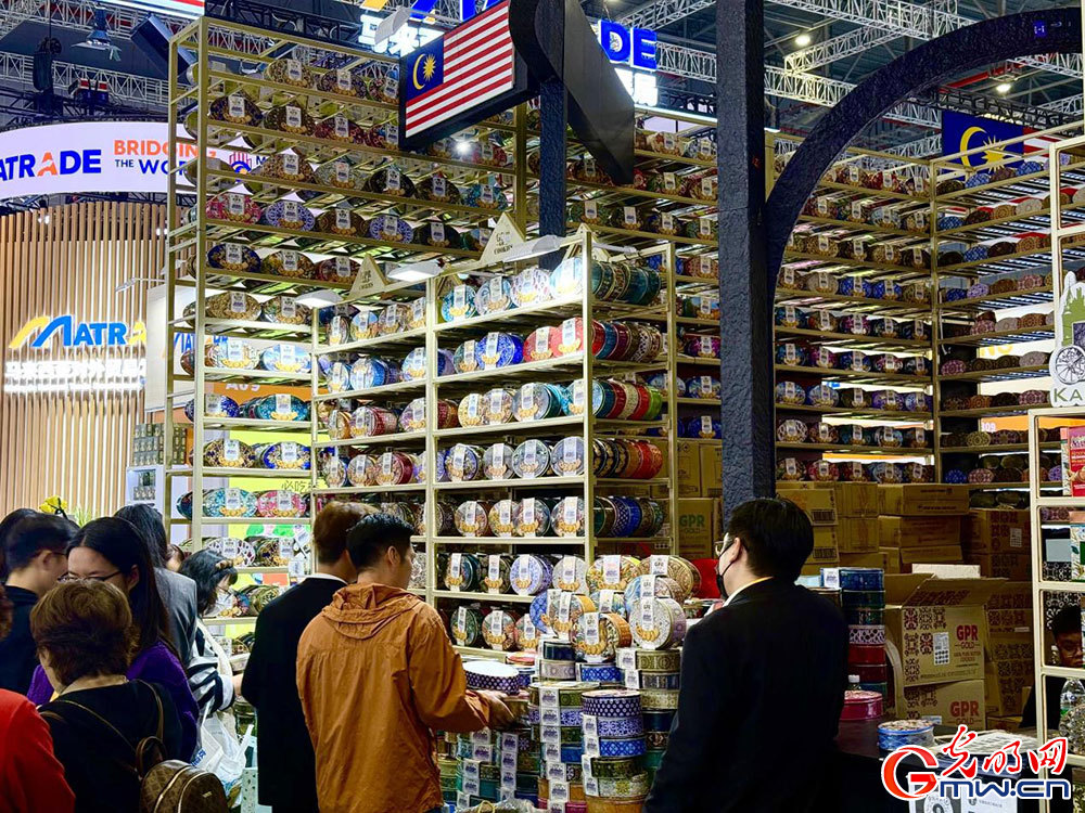 In pics: food and agricultural products attract visitors at 8th CIIE