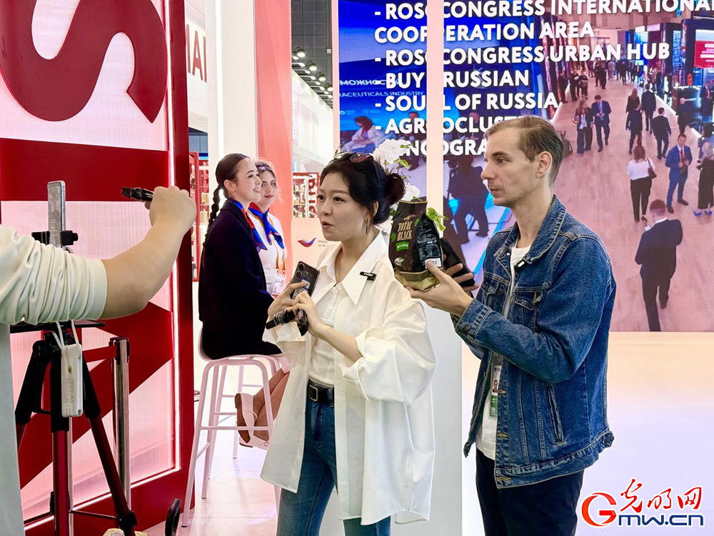 In pics: food and agricultural products attract visitors at 8th CIIE