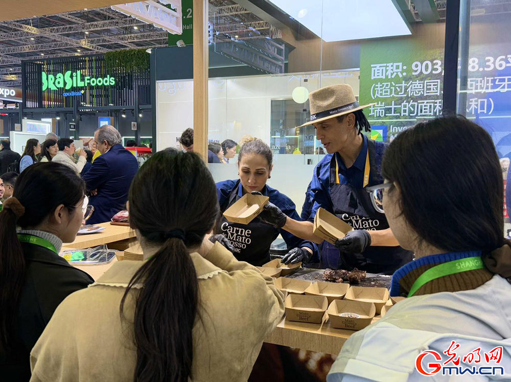 In pics: food and agricultural products attract visitors at 8th CIIE