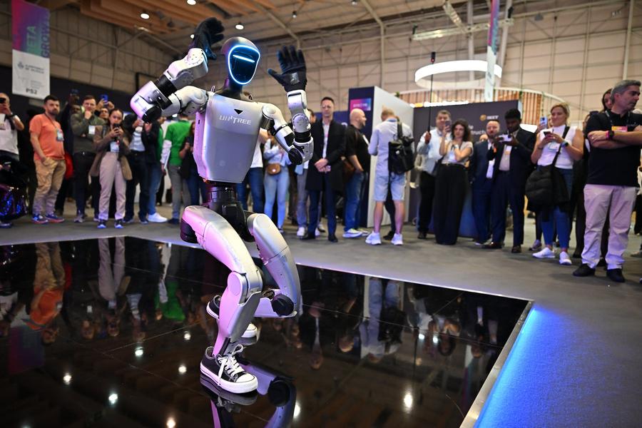 Chinese robotics steals spotlight at Web Summit in Lisbon