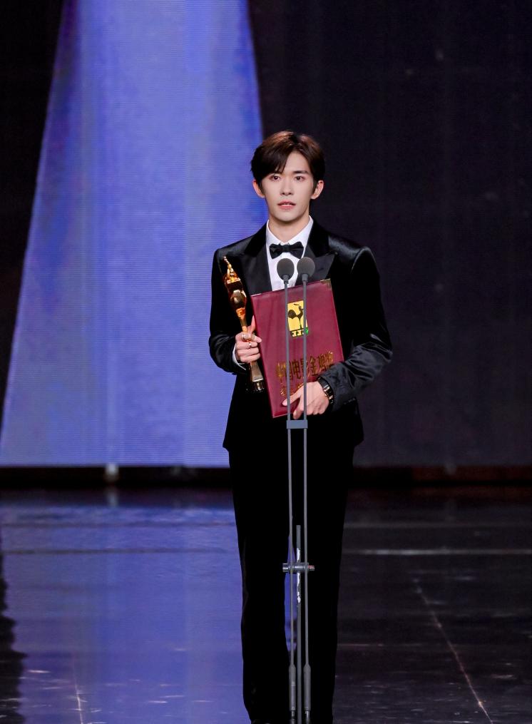 2025 China Golden Rooster and Hundred Flowers Film Festival concludes in Xiamen