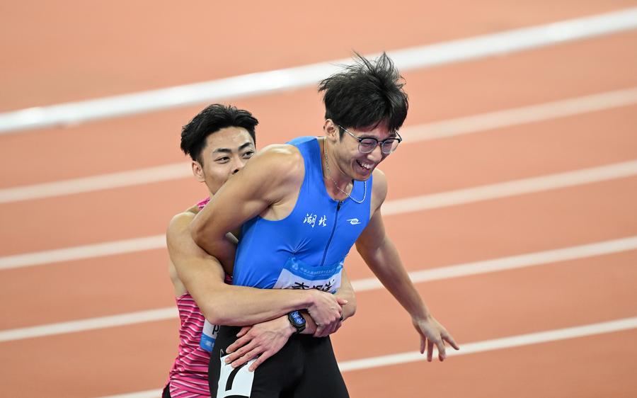 Li Zeyang, Chen Yujie blaze to 100m titles at China's National Games