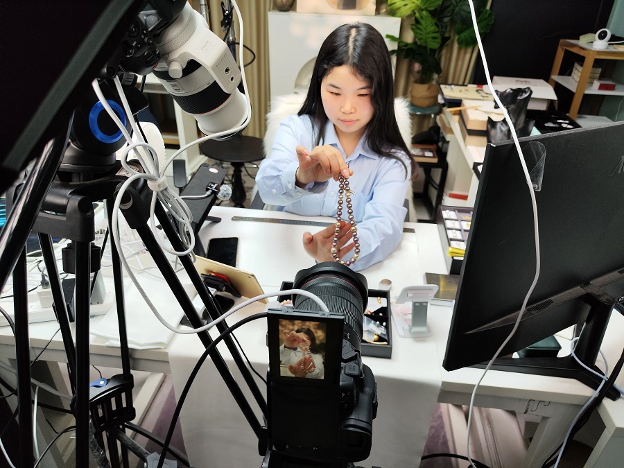 Beijing Women and Children Development Demonstration Base: Hongqiao Market Beijing Women and Children Development Demonstration Base: Hongqiao Market