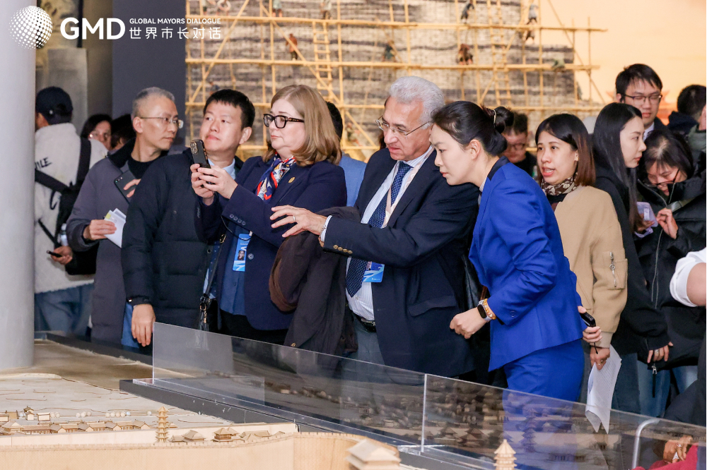 Global mayors explore China's historic city of Nanjing