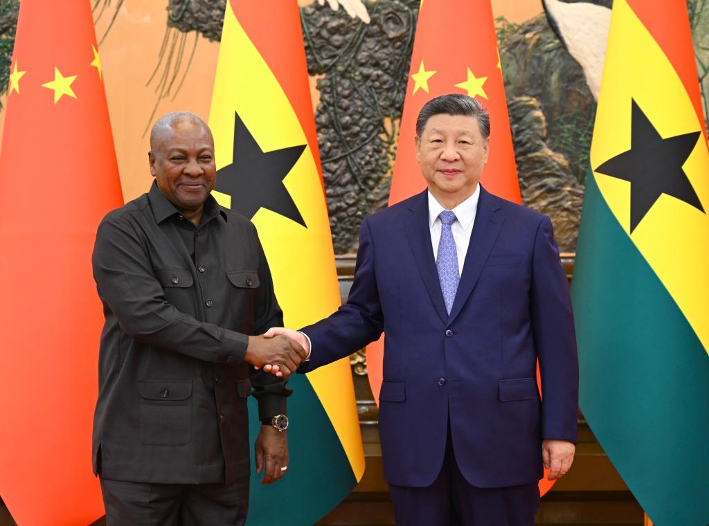 Xi meets Ghanaian president