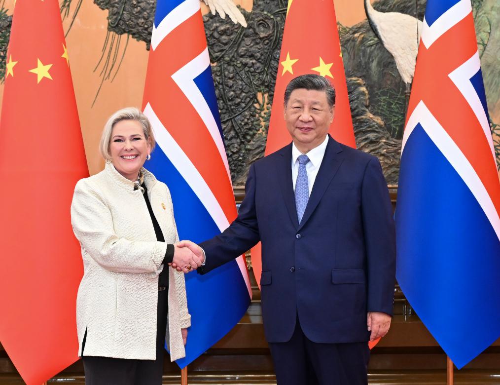 Xi meets president of Iceland