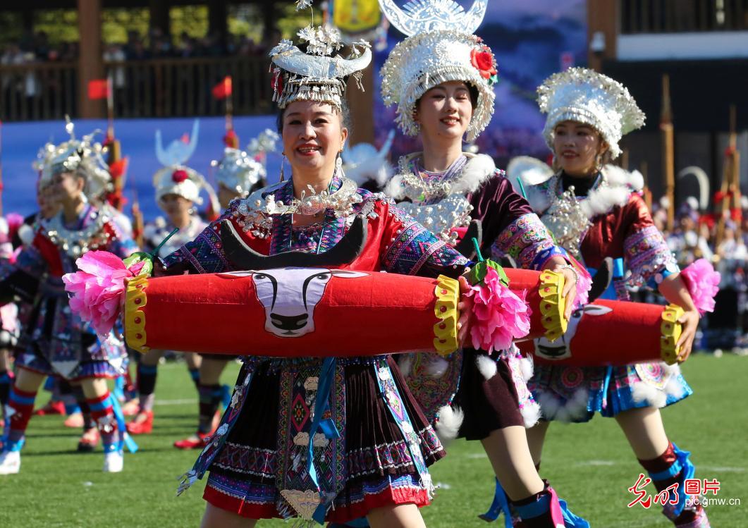 Festive ethnic performances enliven winter celebrations in S China's Guangxi Festive ethnic performances enliven winter celebrations in S China's Guangxi