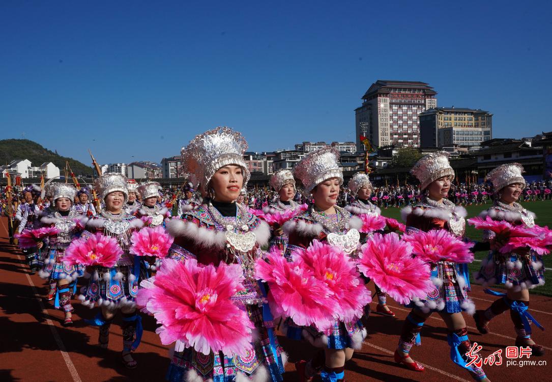 Festive ethnic performances enliven winter celebrations in S China's Guangxi Festive ethnic performances enliven winter celebrations in S China's Guangxi