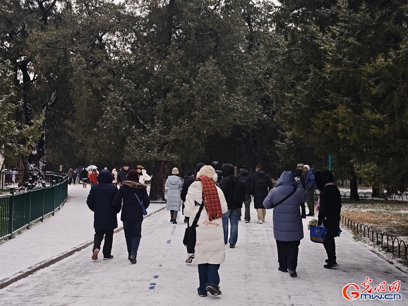 Snowfall brings serene winter beauty to the Temple of Heaven Snowfall brings serene winter beauty to the Temple of Heaven