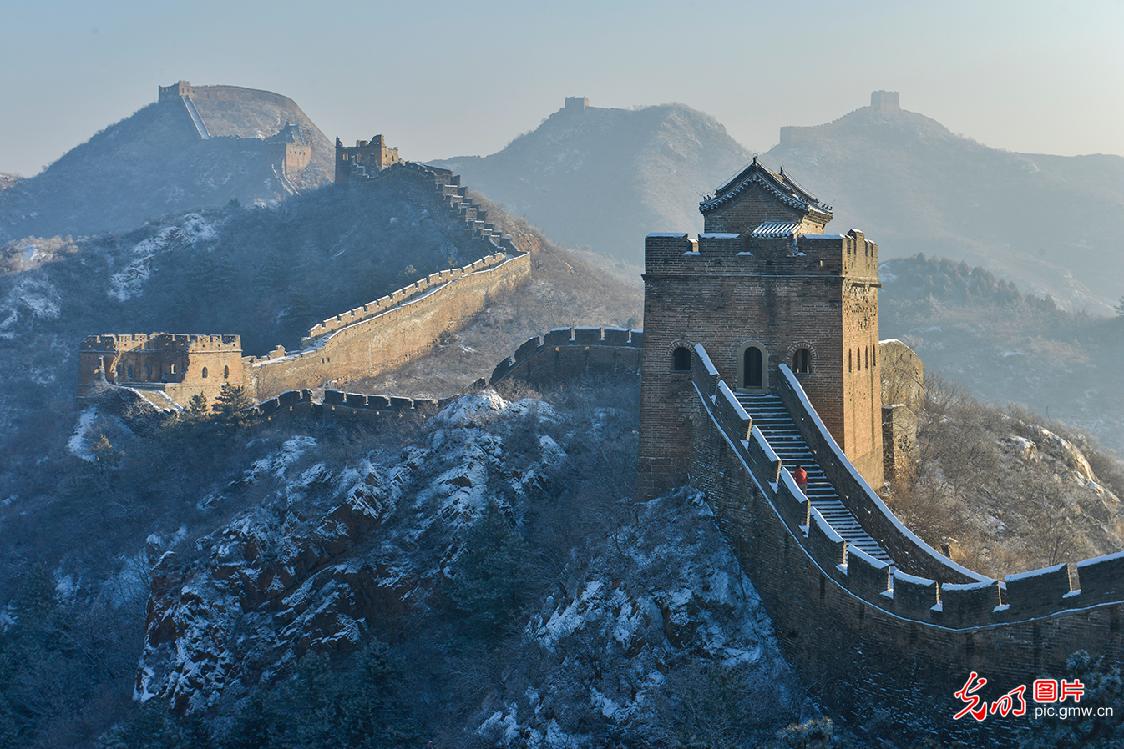 In pics: Snow blankets Great Wall in N China's Hebei