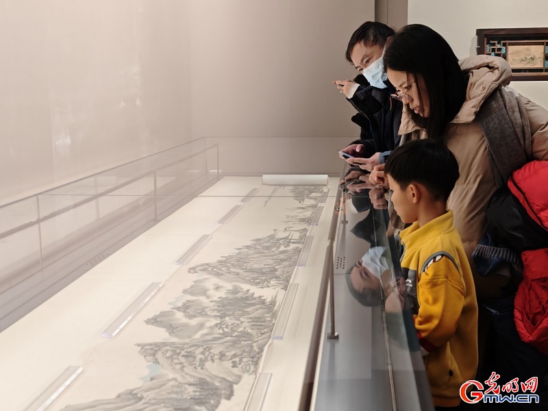 Exhibition traces a century of stewardship at the Palace Museum