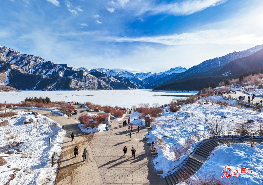 Winter scenery draws tourists in NW&nbsp;China's&nbsp;Xinjiang