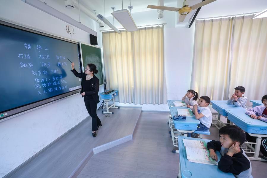 Yearender: Tech-driven rural revitalization takes roots across China