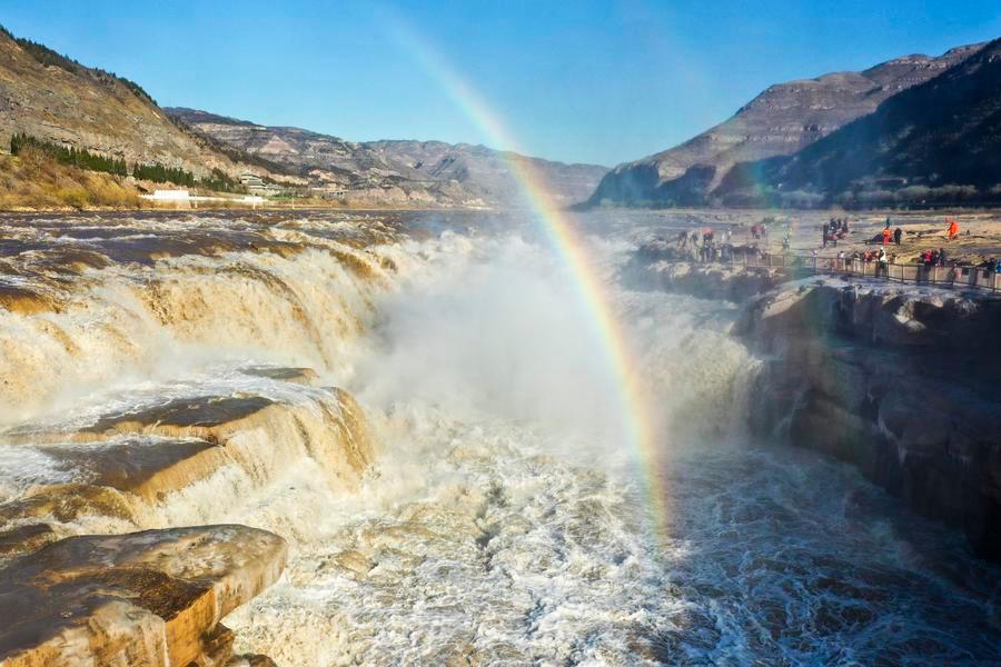 Fresh vibes, vibrant scenes mark spirited start to China's economy in 2026