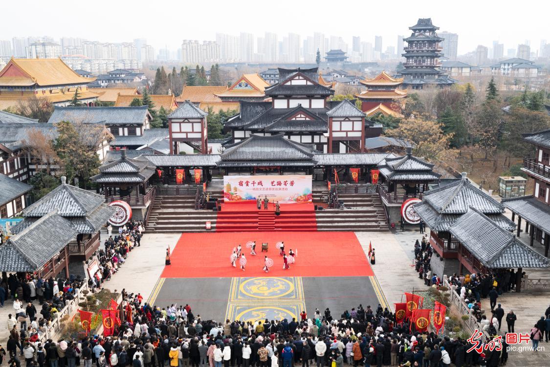 Festive traditions spark strong start for China's cultural tourism in new year Festive traditions spark strong start for China's cultural tourism in new year