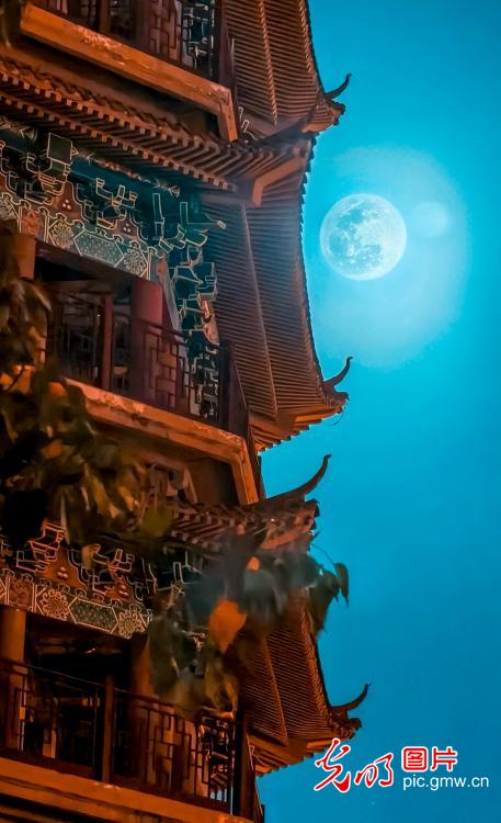 Supermoon lights up sky across China Supermoon lights up sky across China