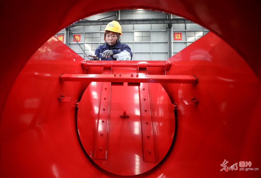 Factories nationwide shift into high gear on first workday of 2026 Factories nationwide shift into high gear on first workday of 2026