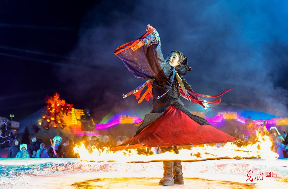 Molten iron sparks light up ice and snow festival in Inner Mongolia